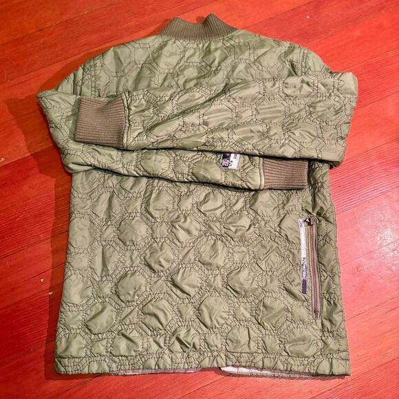 Volcom Women's Quilted Bomber Jacket in Green Size XS - Picture 2 of 4